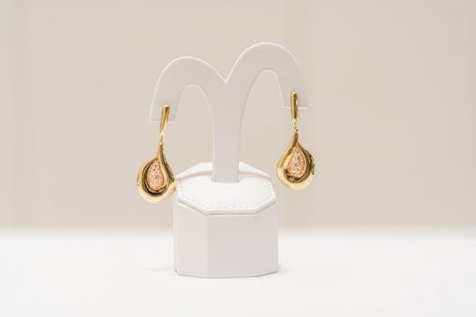Couture Jewel Peninsula Paris Jewel of Haute Fashion Grandeur